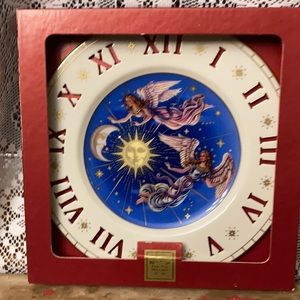 NWT 2000 Lenox collector plate in box titled “Messenger of Peace”. Stunning!